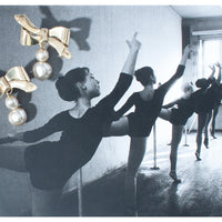 PIROUETTE PEARL EARRING