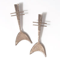 BRUTALIST FIN EARRING
