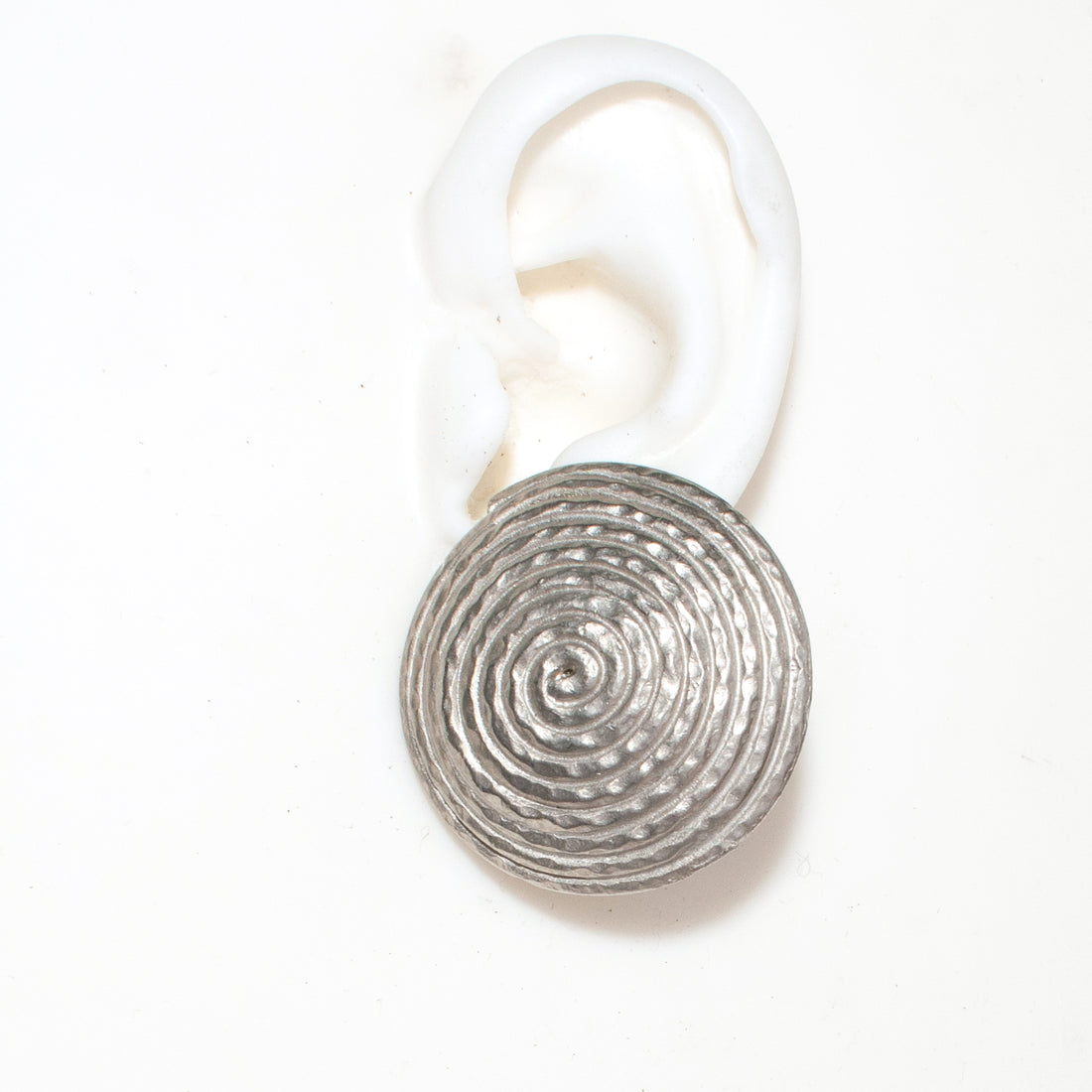 VINTAGE TEXTURED SWIRL SILVER CLIP ON EARRING
