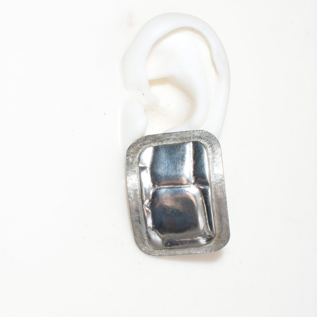 VINTAGE QUILTED SILVER CLIP ON EARRINGS