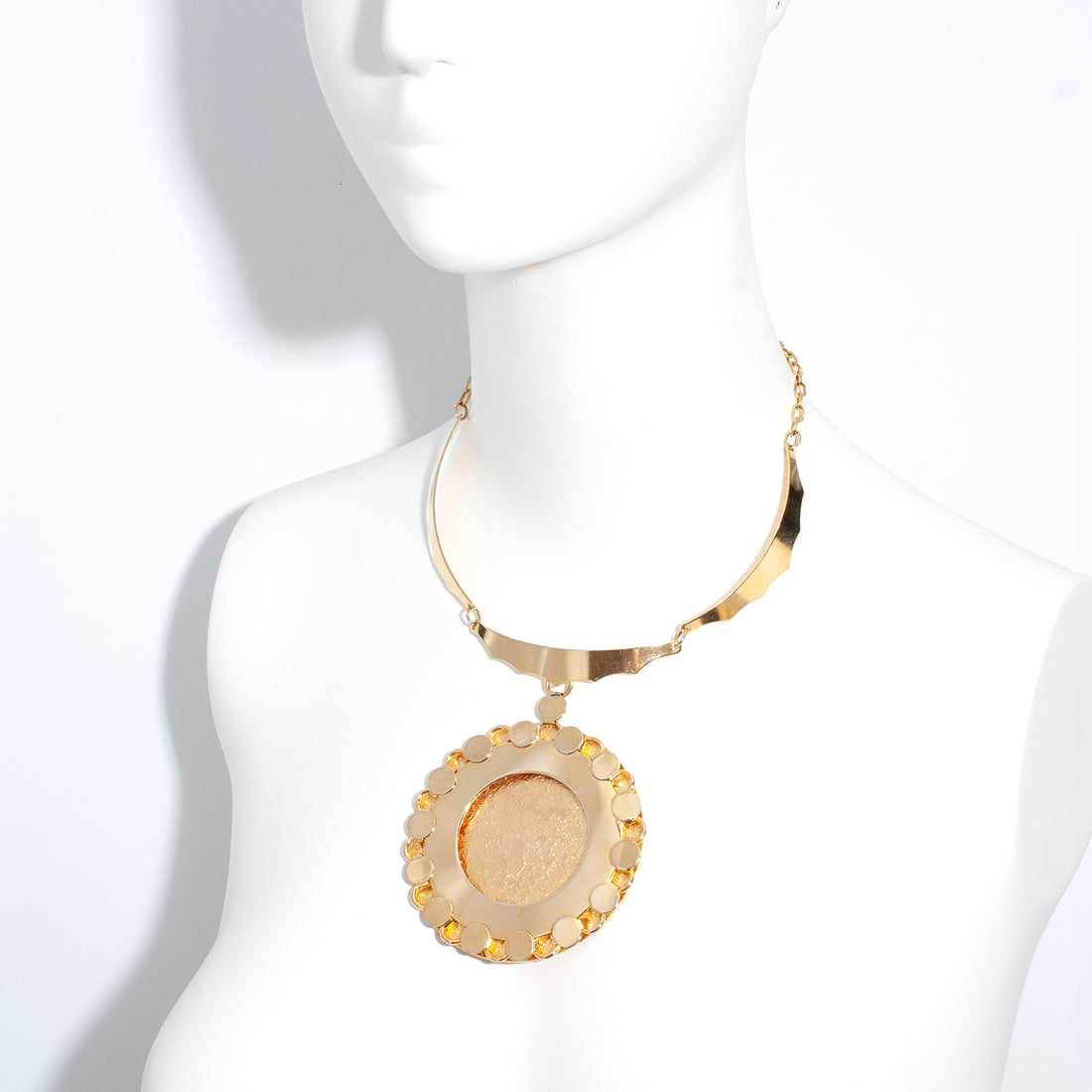 CASTLECLIFF MODERNIST: GOLD MEDALLION COLLAR NECKLACE