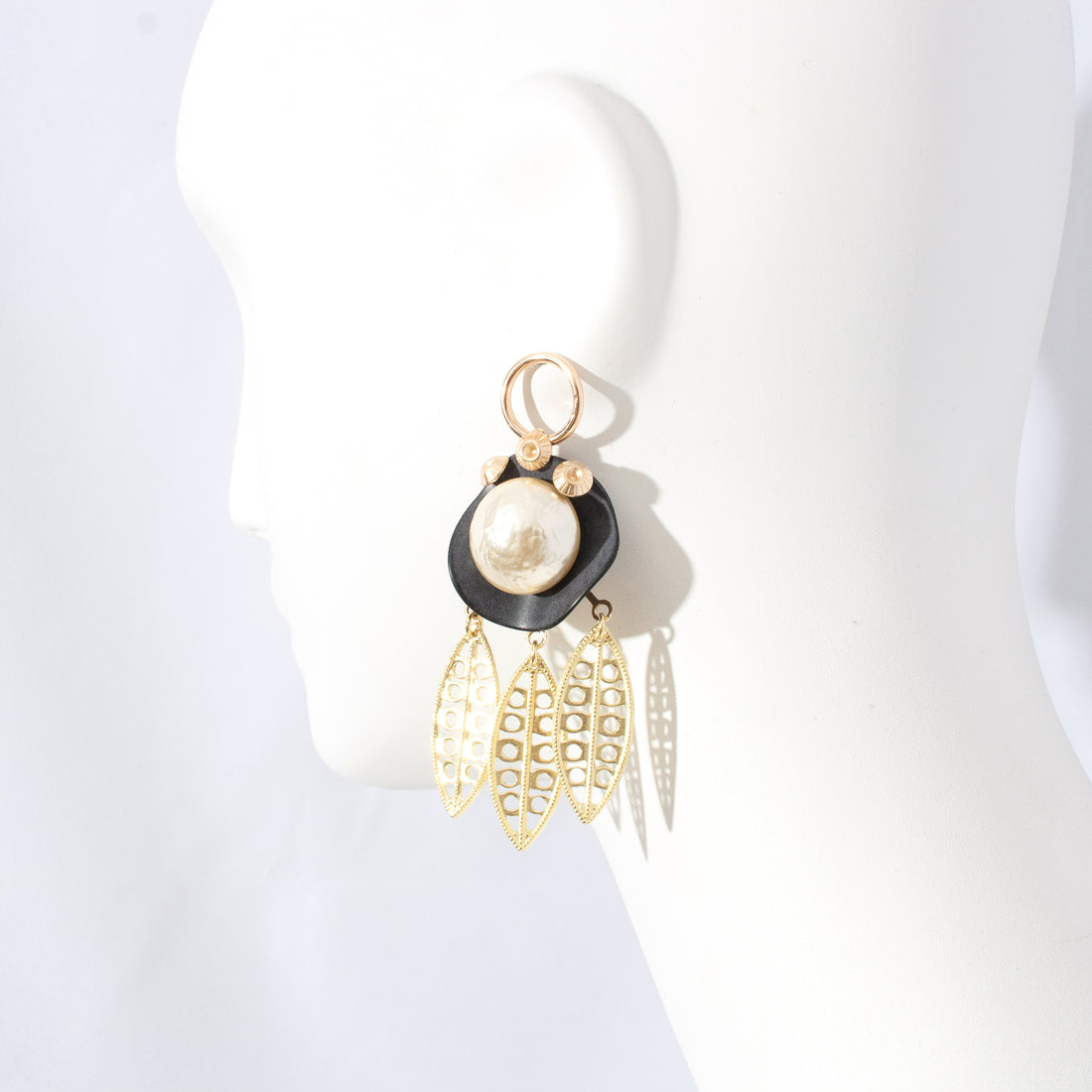 SAGO EARRING