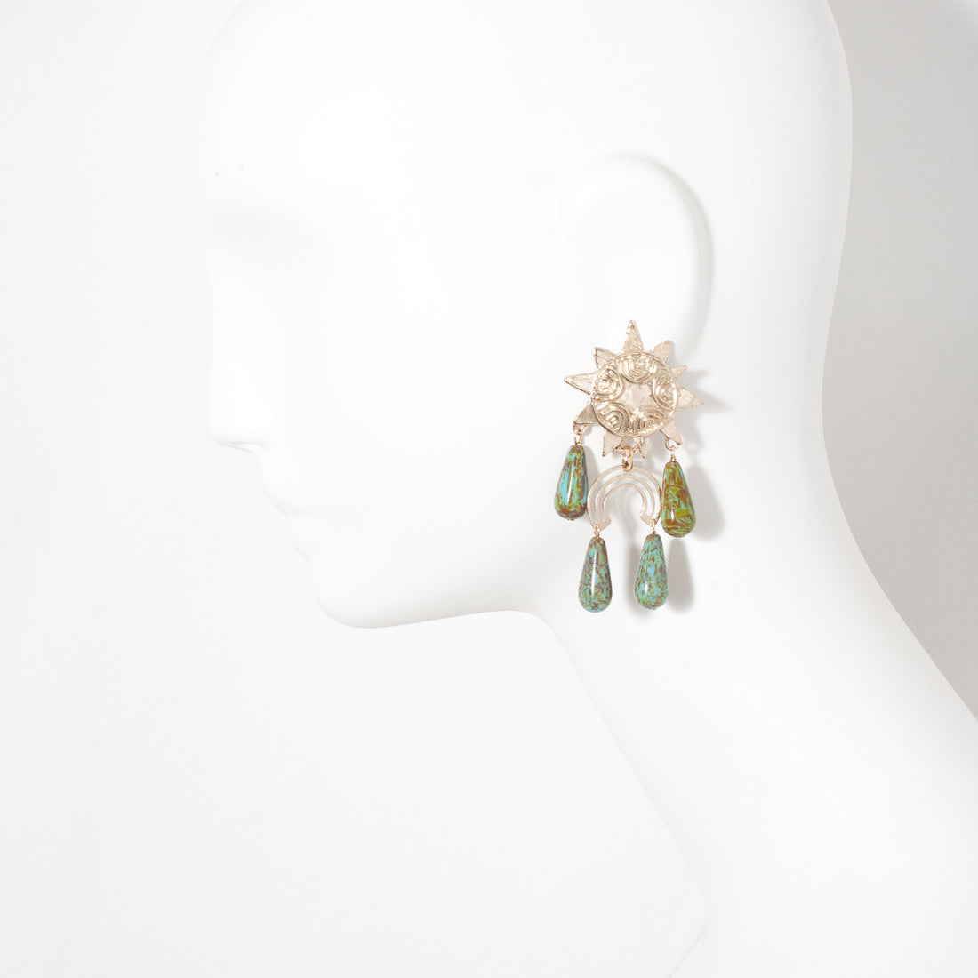 CLASTRA EARRING