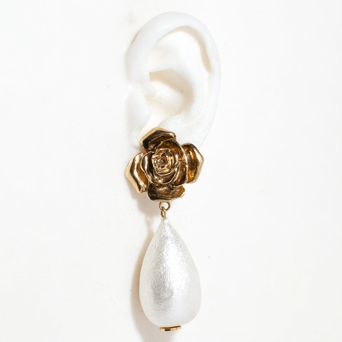 ROSE & PEARL VINTAGE CLIP ON EARRING