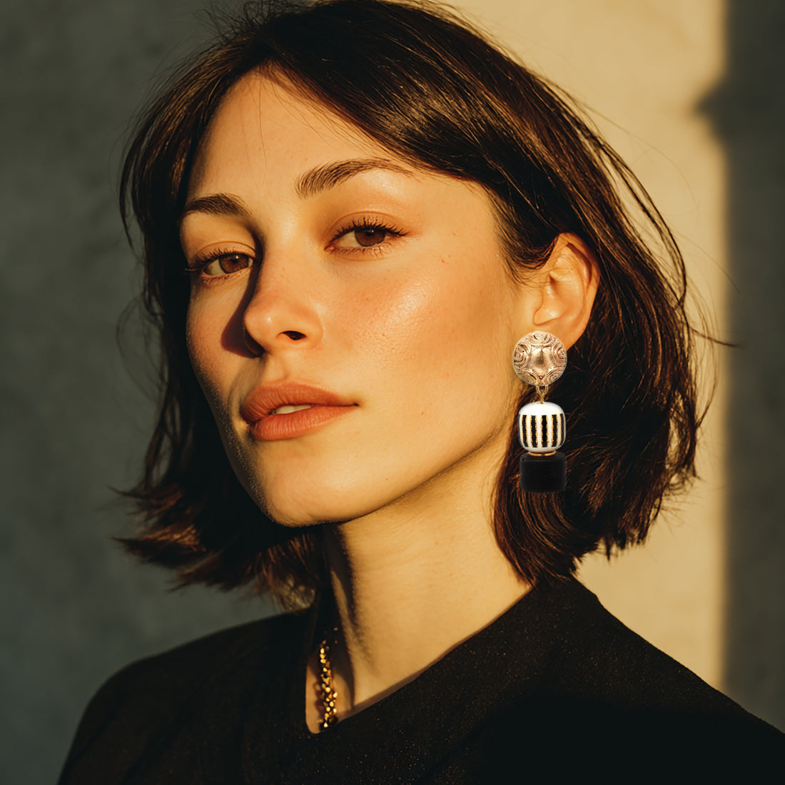 COLUMN EARRING