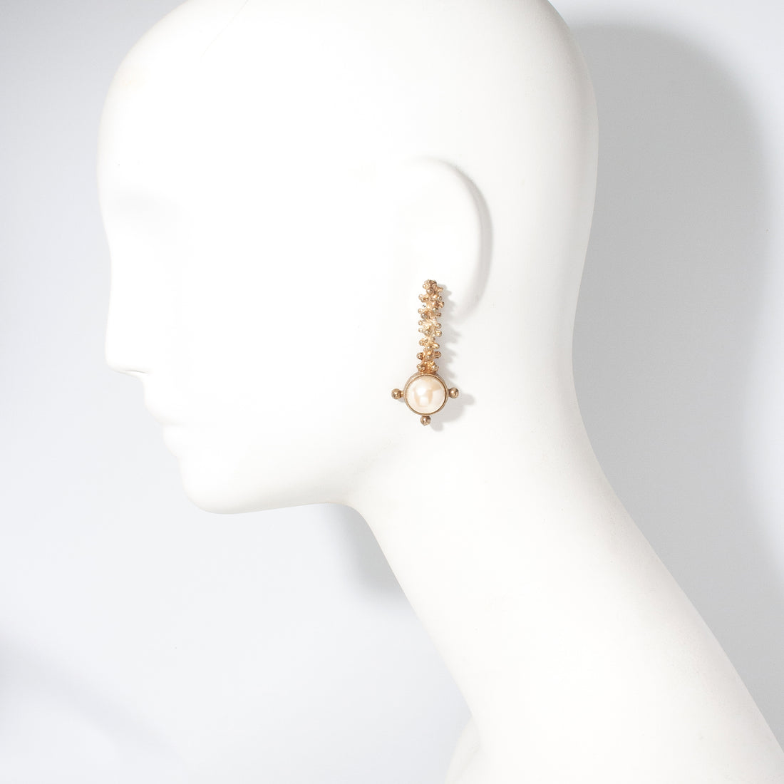 RUINS EARRING
