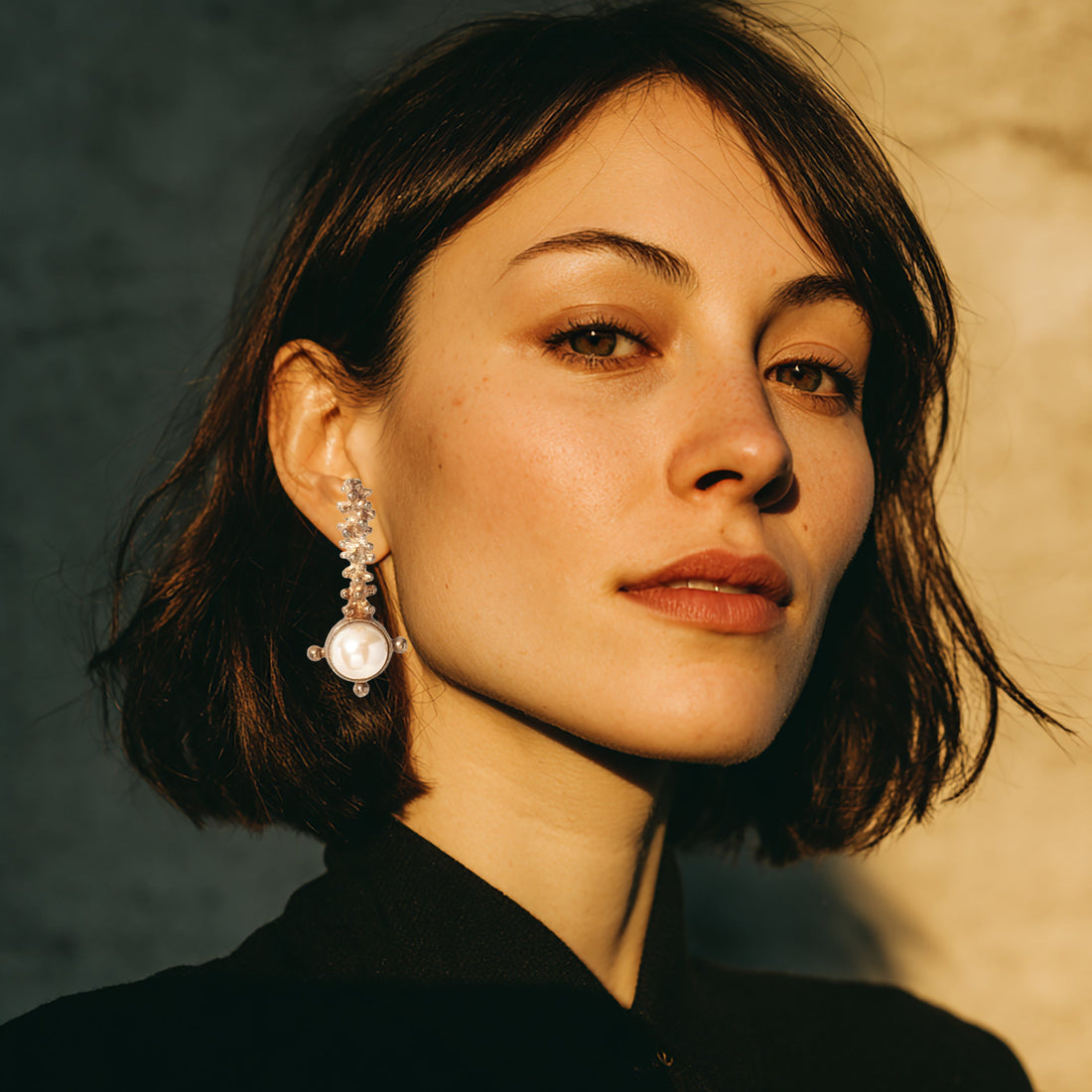 RUINS EARRING