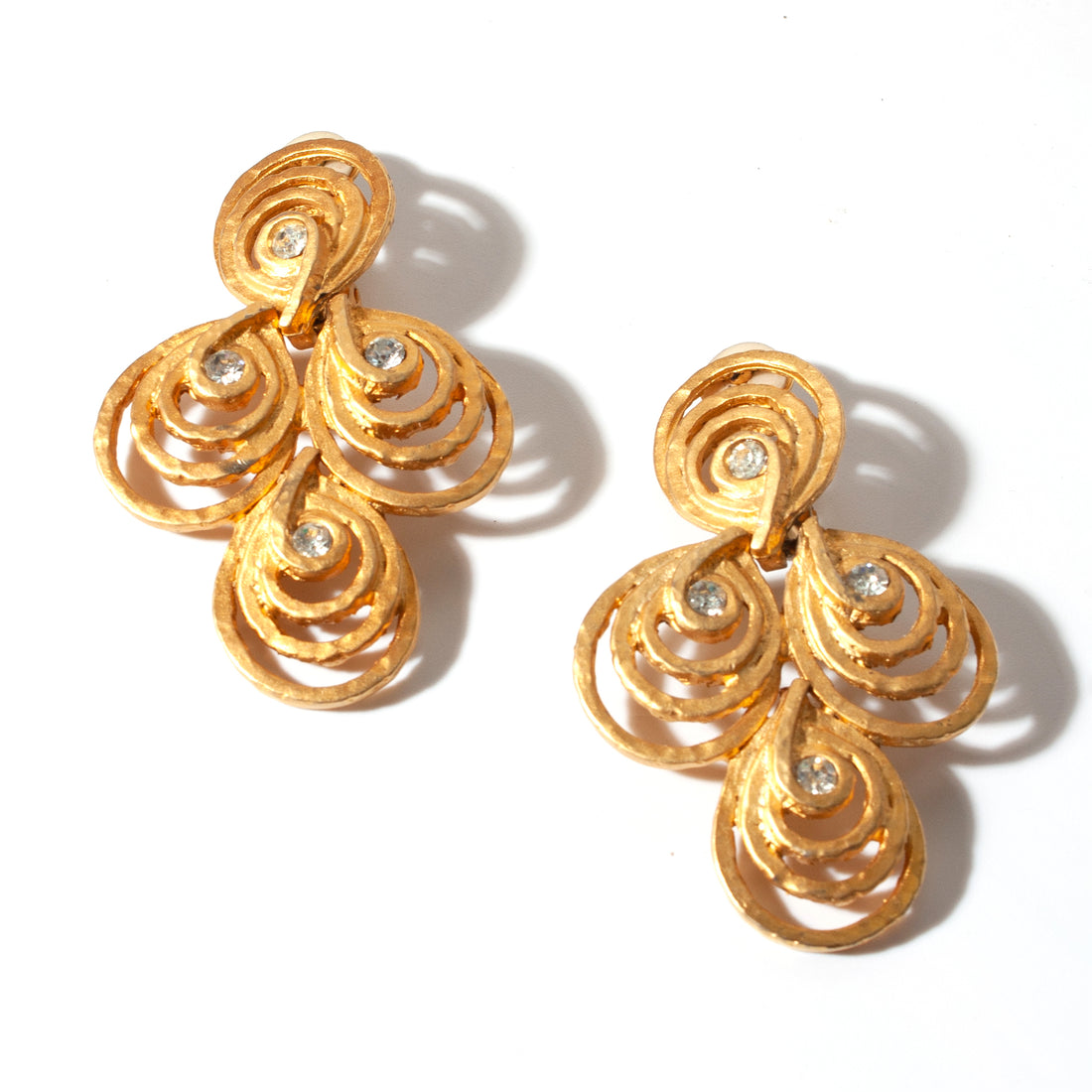 MATTE LOOP STATEMENT EARRING