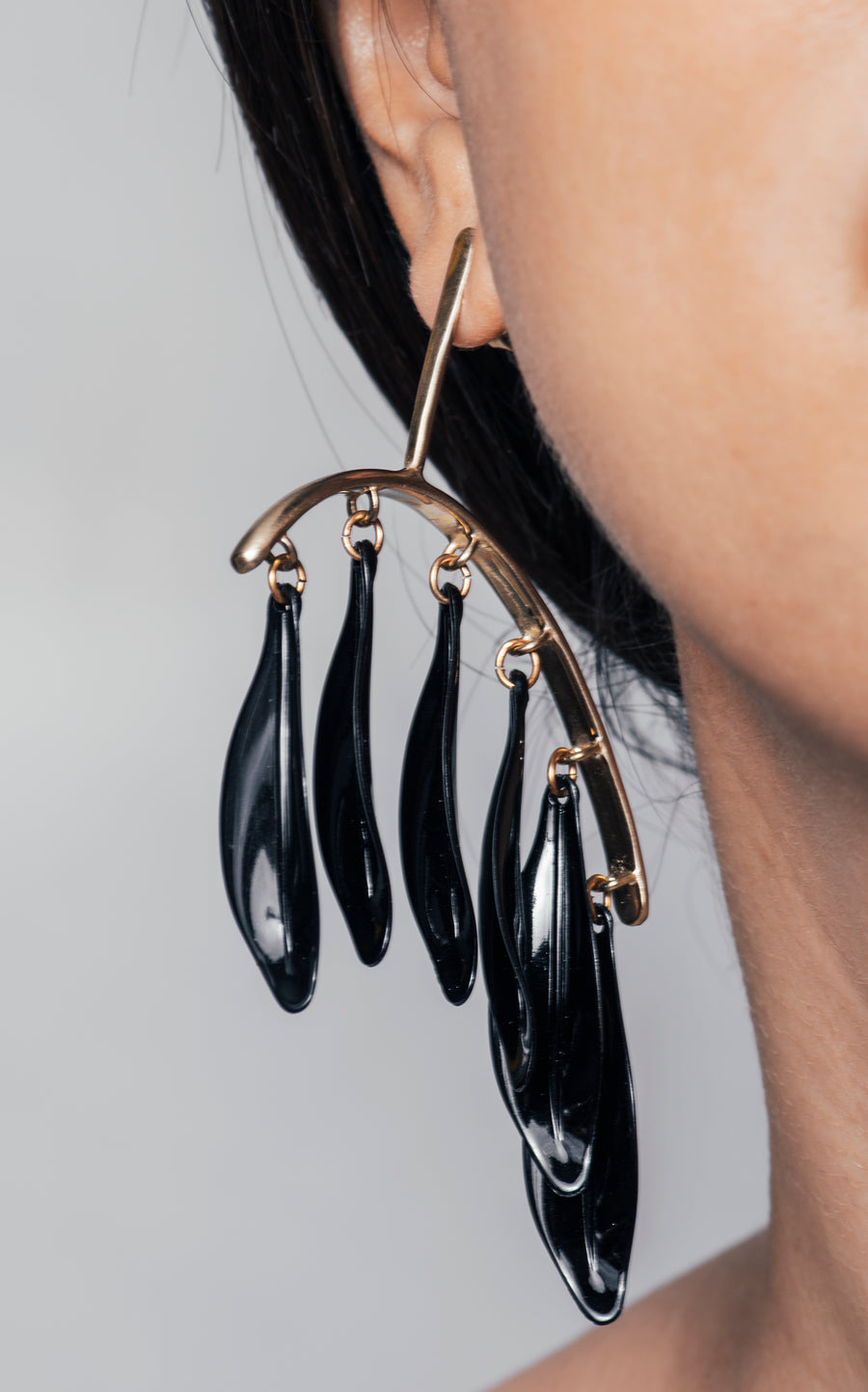 RAVEN EARRING - BLACK